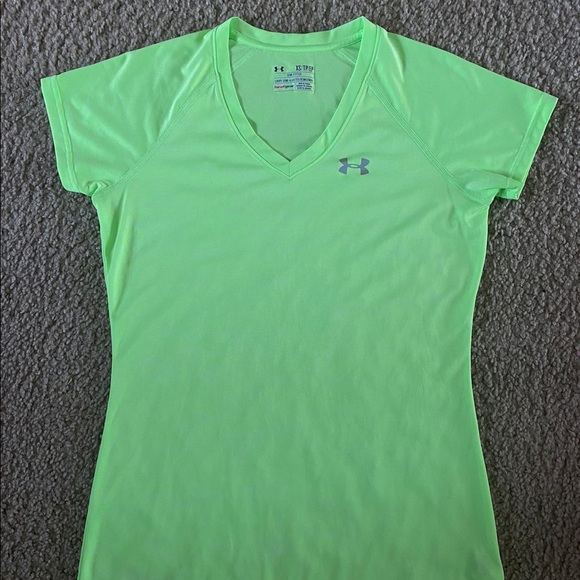 Under Armour Tops - Under Armour Threadborne heat gear women's t-shirt in neon yellow